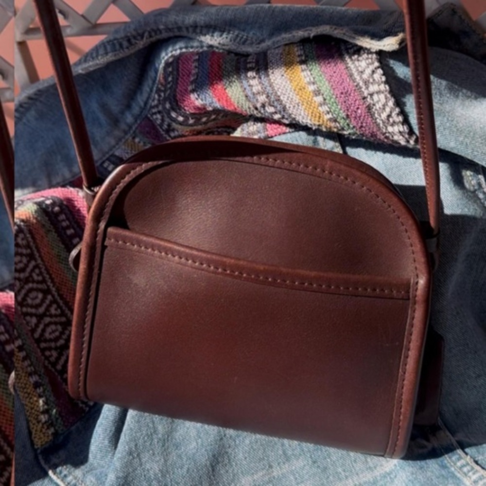 COACH VINTAGE ABBIE CROSSBODY BAG
IN GORGEOUS DARK BROWN MAHOGANY 9017